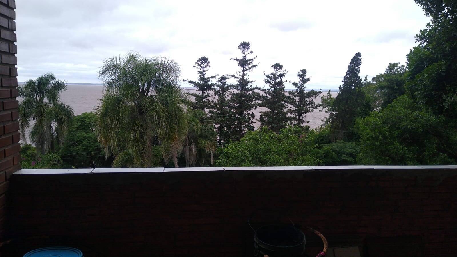 Casa à venda com 3 quartos, 10300m² - Foto 1