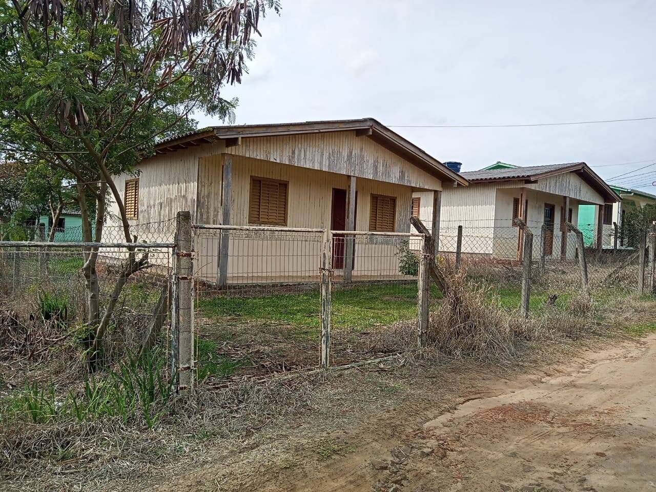 #ACL013vend - Casa fora de condomínio para Venda em Viamão - RS
