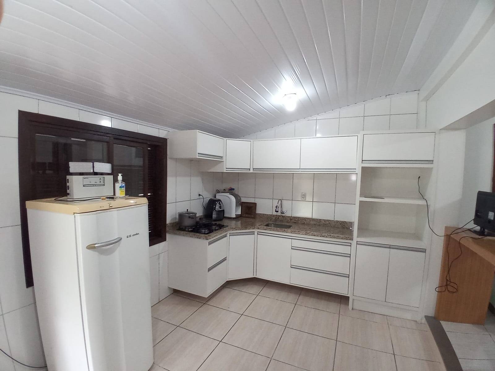 Casa à venda com 3 quartos, 110m² - Foto 14