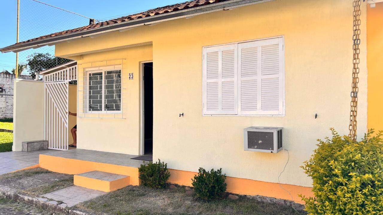 #719 - Casa em Condomínio Fechado para Venda em Gravataí - RS